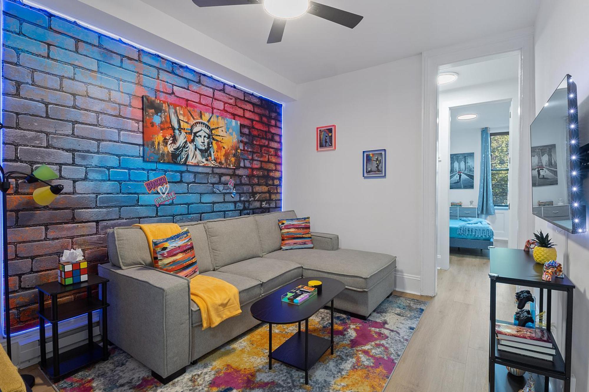 Appartamento Funky & Colorful Urban Getaway, 20 Minutes To Nyc Hoboken Esterno foto