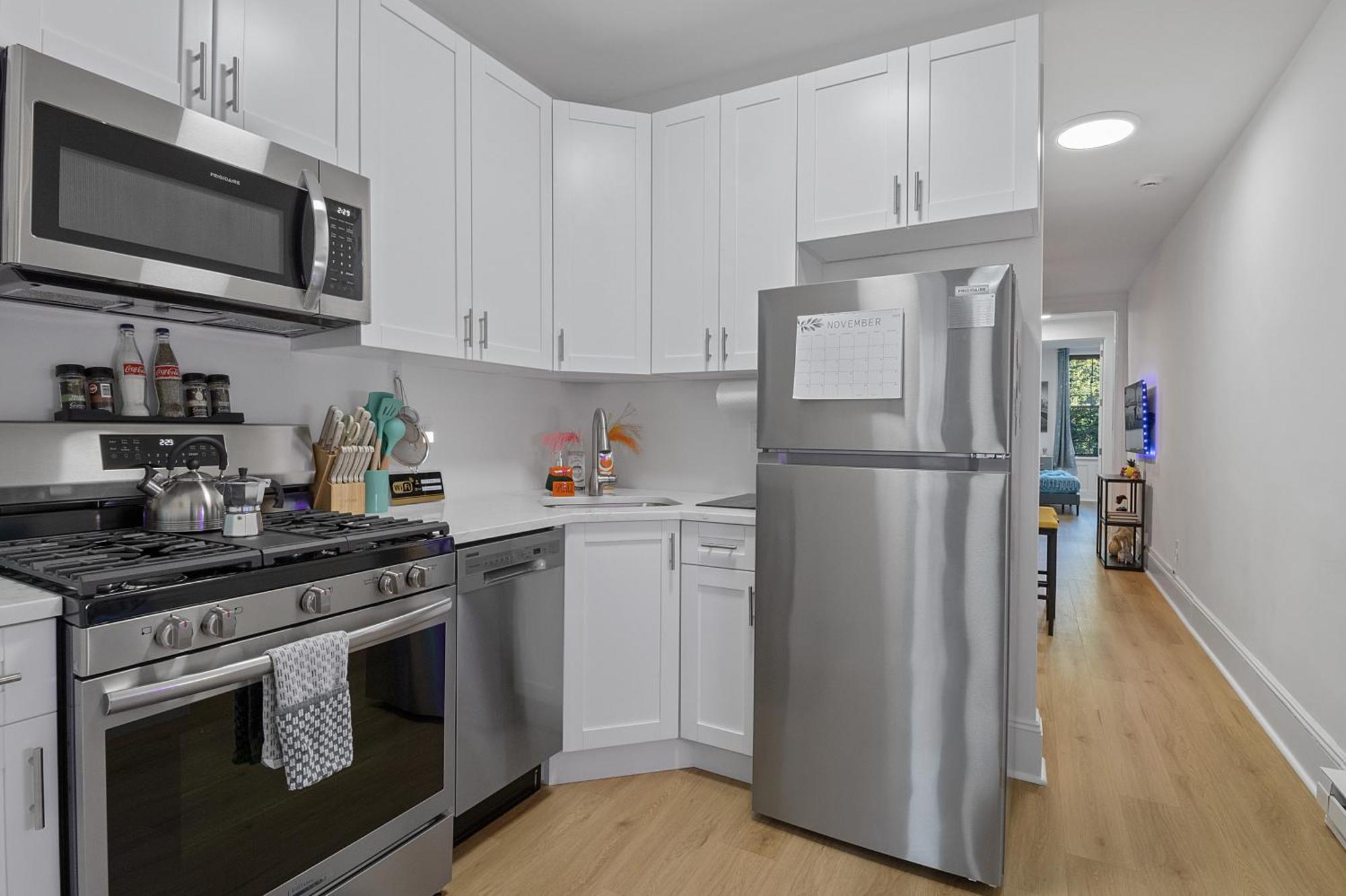 Appartamento Funky & Colorful Urban Getaway, 20 Minutes To Nyc Hoboken Esterno foto