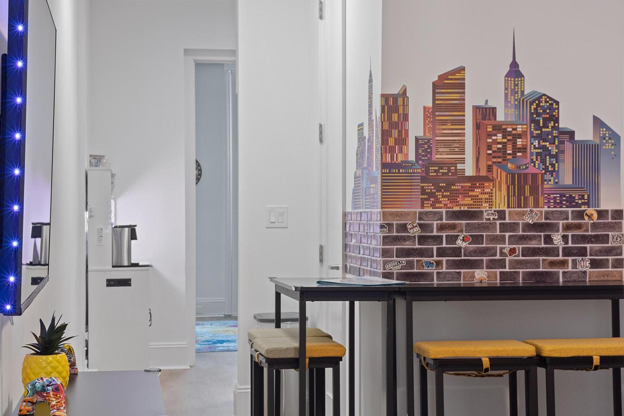 Appartamento Funky & Colorful Urban Getaway, 20 Minutes To Nyc Hoboken Esterno foto