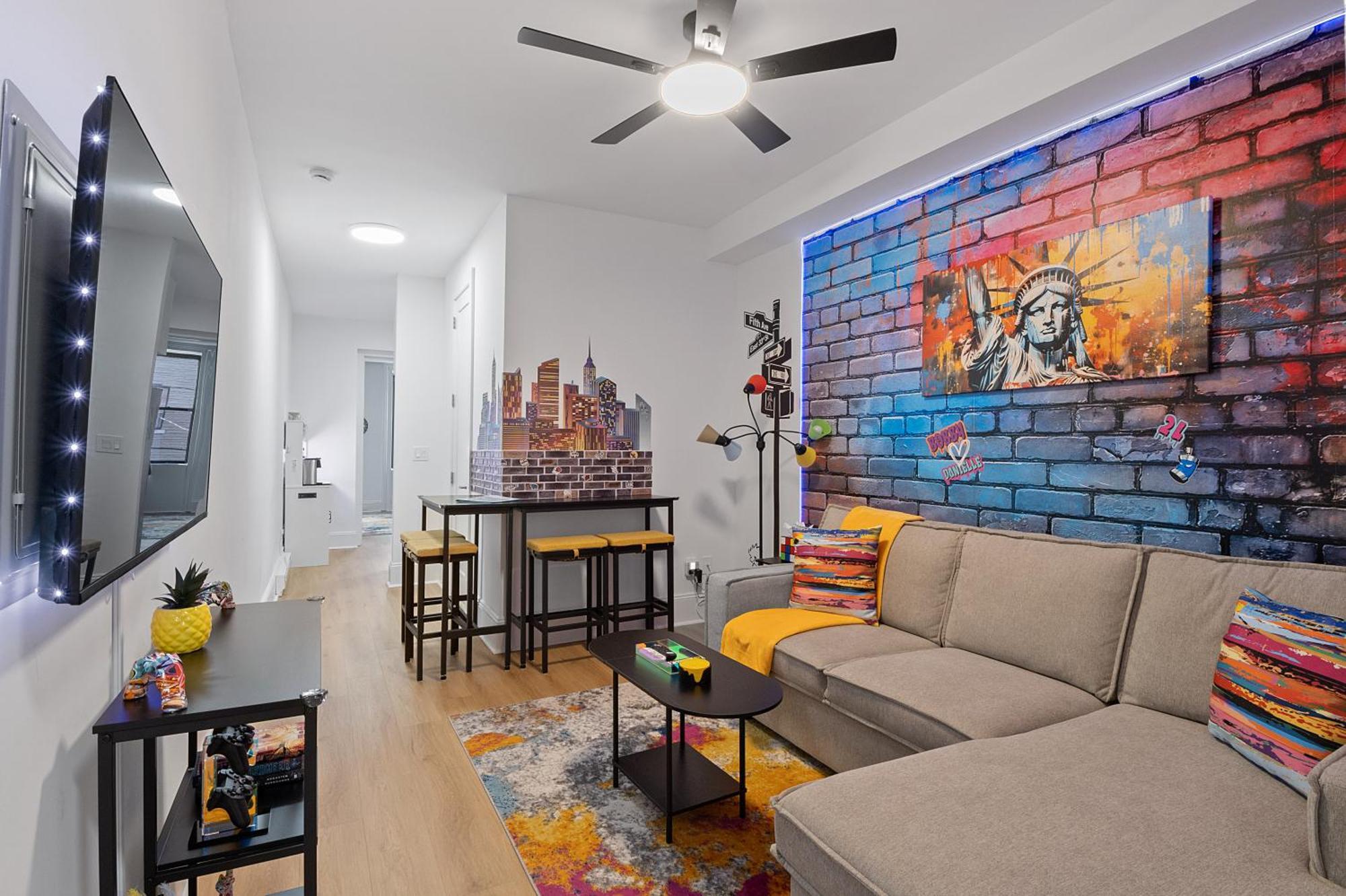Appartamento Funky & Colorful Urban Getaway, 20 Minutes To Nyc Hoboken Esterno foto