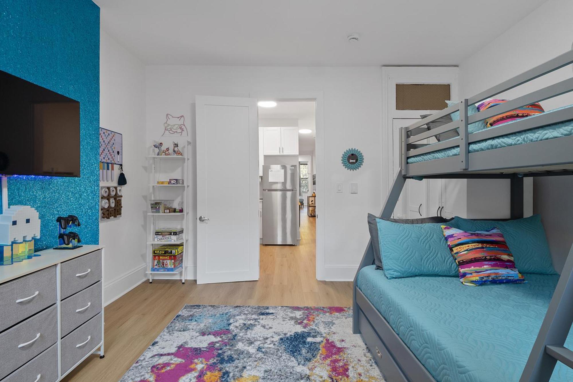 Appartamento Funky & Colorful Urban Getaway, 20 Minutes To Nyc Hoboken Esterno foto
