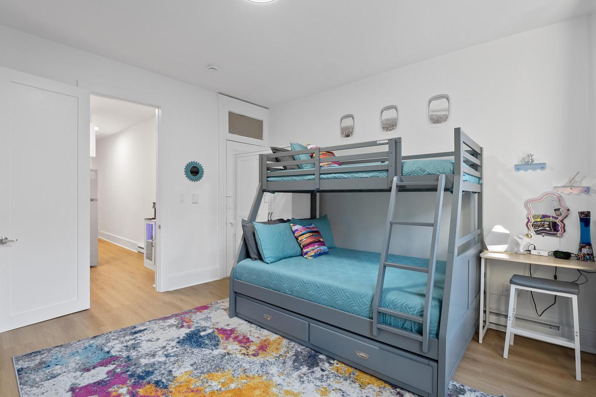 Appartamento Funky & Colorful Urban Getaway, 20 Minutes To Nyc Hoboken Esterno foto